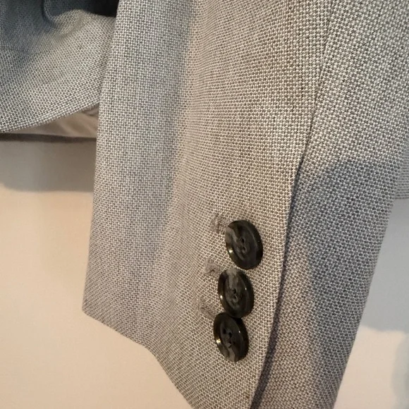 Banana Republic Light Gray Women's Blazer and Trousers - Picture 6 of 6